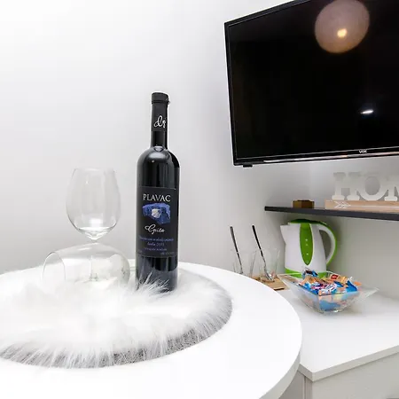 Konukevi Wild Rose Split