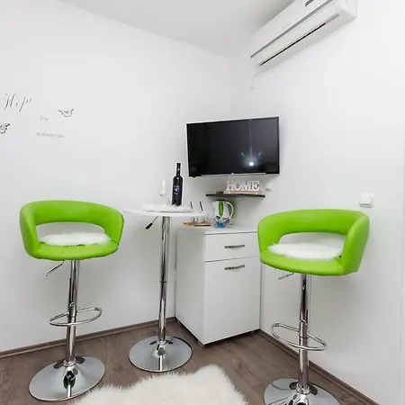 Konukevi Wild Rose Split